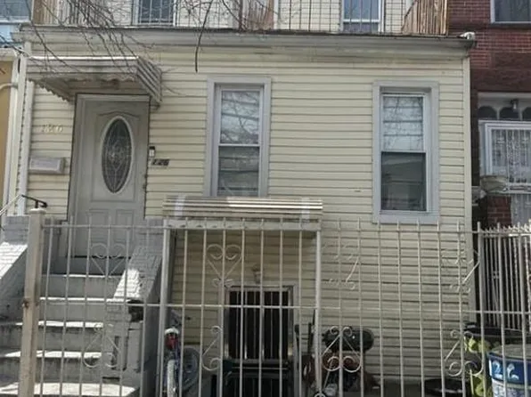 126 Crystal St, Brooklyn, NY 11208