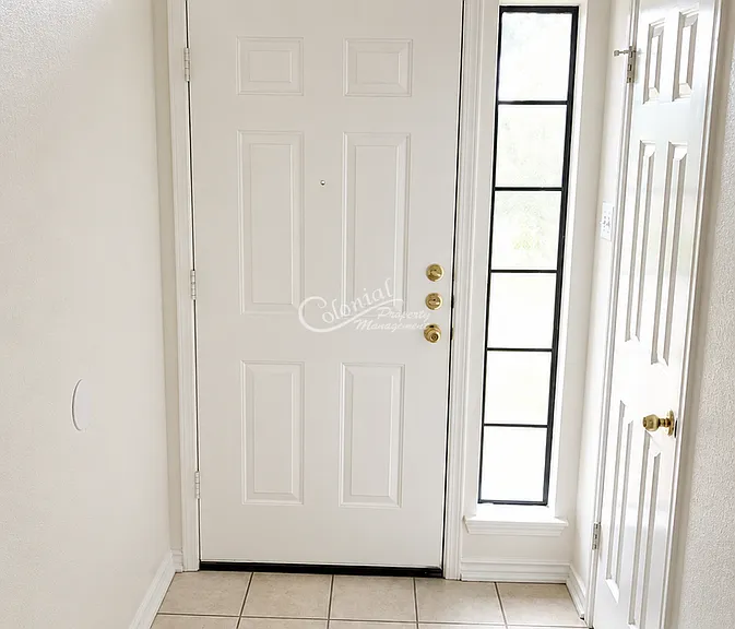 3807 Shellrock Dr — Photo 2