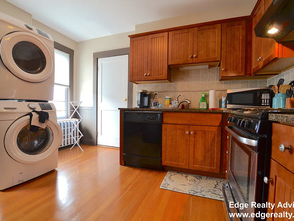 12 S Crescent Cir #2