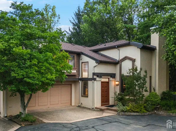 473 Sayre Dr, Princeton, NJ 08540