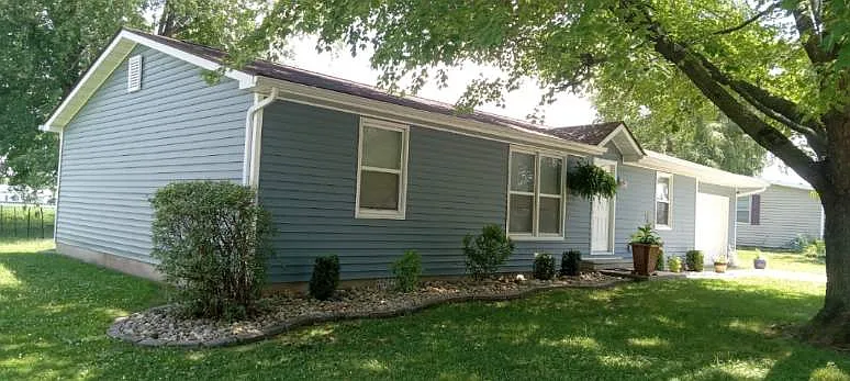 100 White Oak Dr