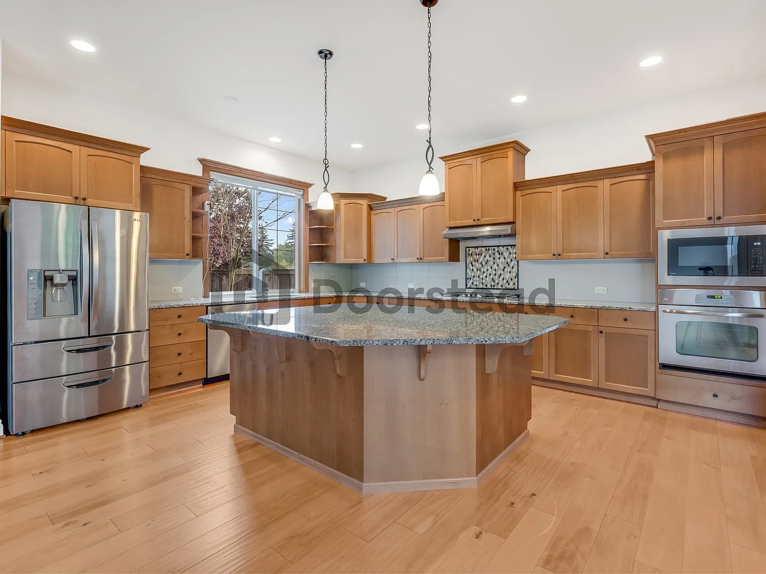 3 bed, 2.5 bath, 2942 sqft, $4,750 — Photo 2