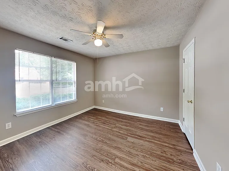 1300 Wilkes Crest Dr — Photo 12