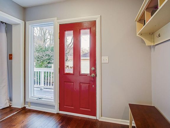 3rd image of 2891 S Lakeshore Dr