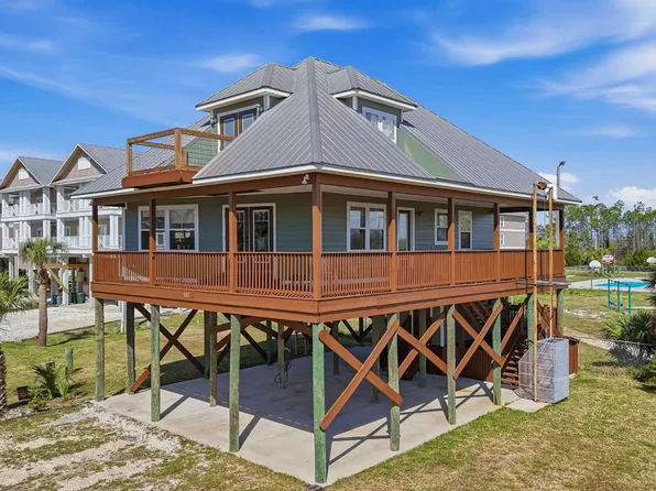 181 3rd Ave E, Horseshoe Beach, FL 32648