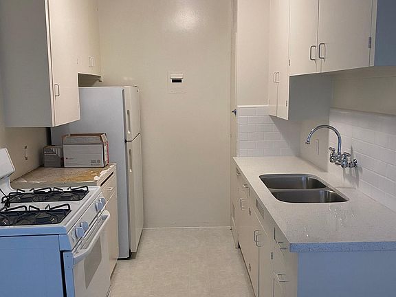 2nd image of 733 E Anapamu St APT 4