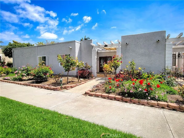 2004 Via Mariposa W Unit B, Laguna Woods, CA 92637
