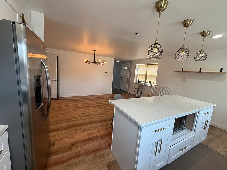2727 Taunton St — Photo 8