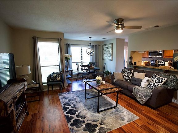 3rd image of 1104 Harwell Dr APT 1510
