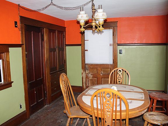 2nd image of 127 Main Street