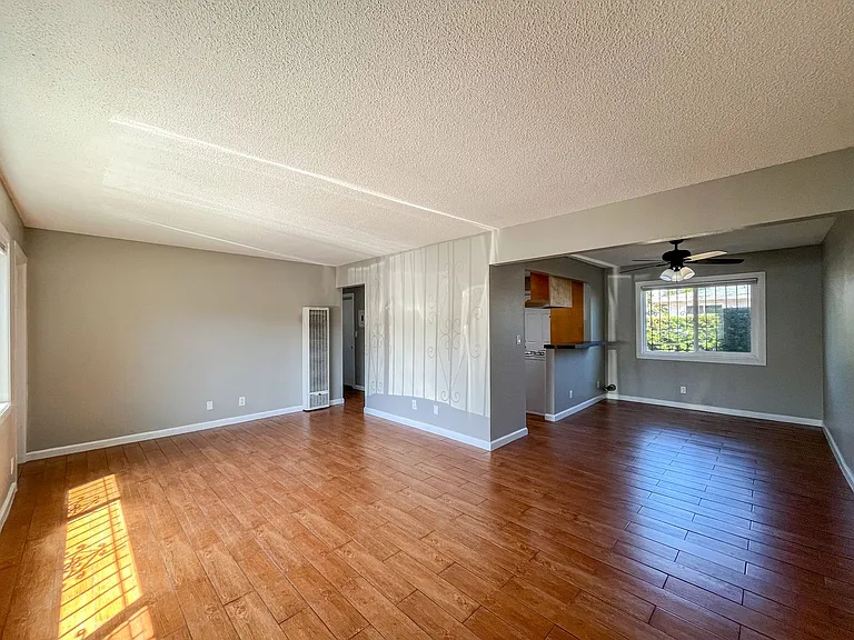 11303 S Lemoli Ave — Photo 26