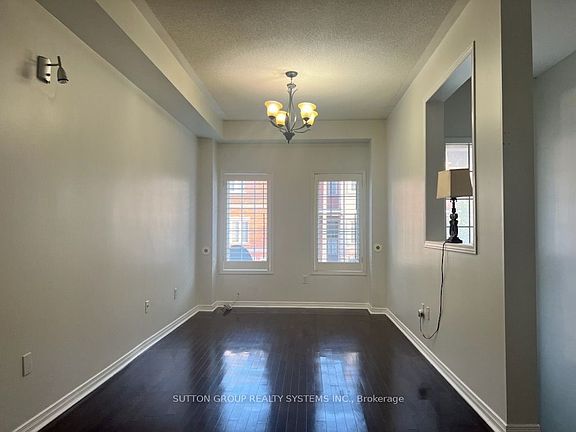 5th image of 435 Hensall Cir Unit 55