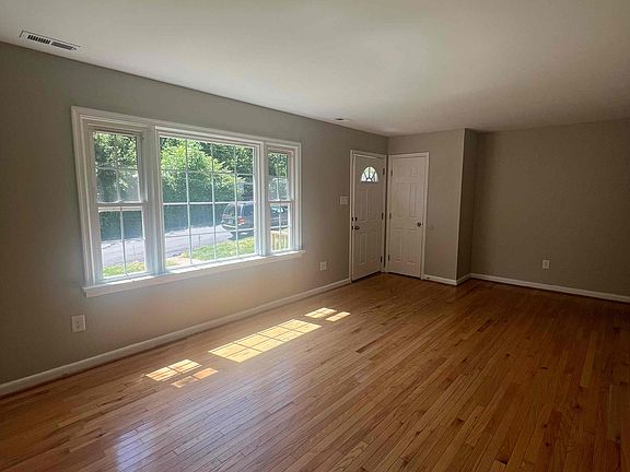 2nd image of 216 N Elm Ave