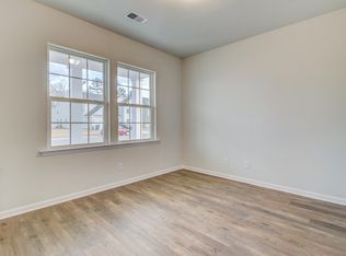 207 Red Bluff St, Summerville, SC 29483