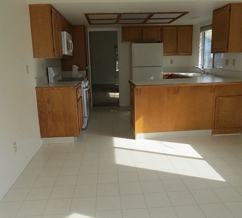 5th image of 1240 Hollyhock Ct