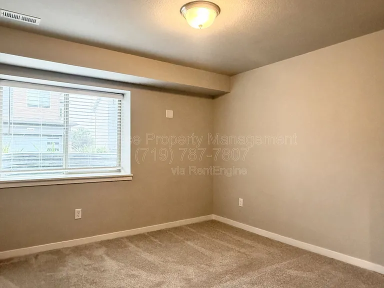 5424 Carvel Grv — Photo 33