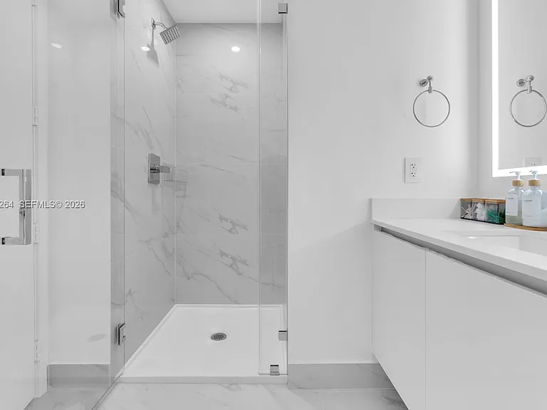 700 NE 24th St #5502 — Photo 44