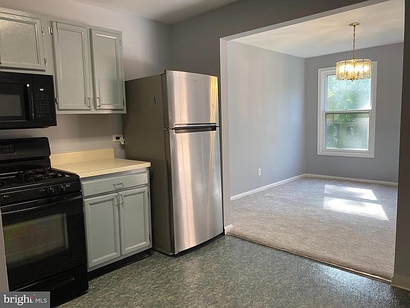 5th image of 884 Quince Orchard Blvd APT 101