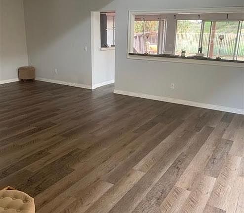 3rd image of 10633 Glendover Ln