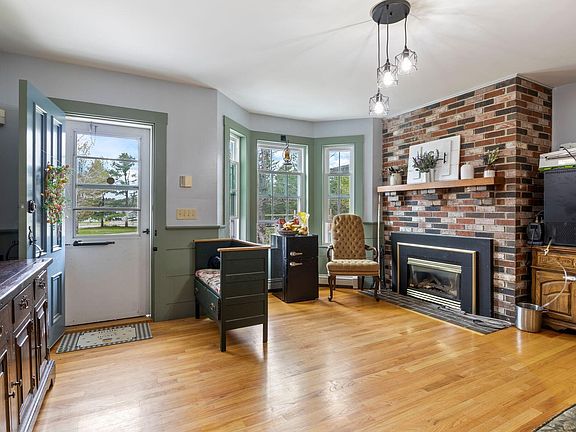 5th image of 15 Pickerel Pond Road