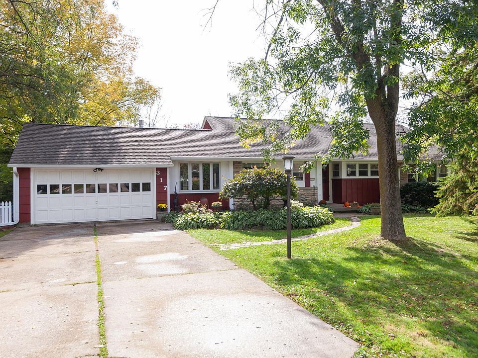 1st image of 317 W Clovernook Ln