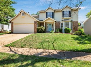 16731 Babler View Dr, Ballwin, MO 63011