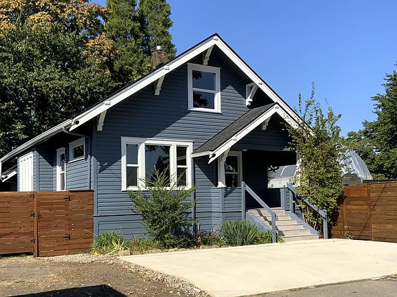 2nd image of 5916 NE 110th Ave