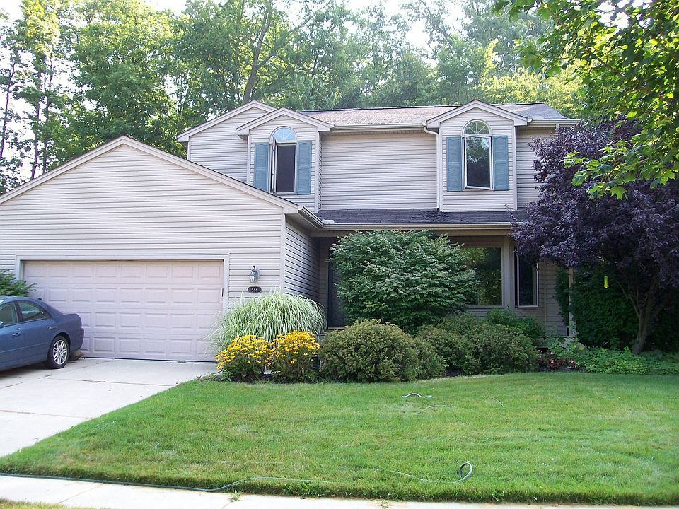 1st image of 586 Woodland Dr W