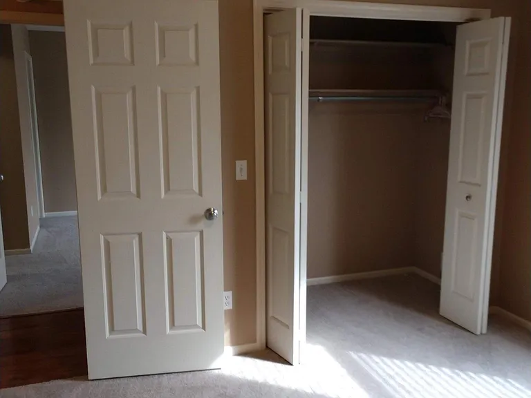 1921 Beechmont Dr — Photo 11