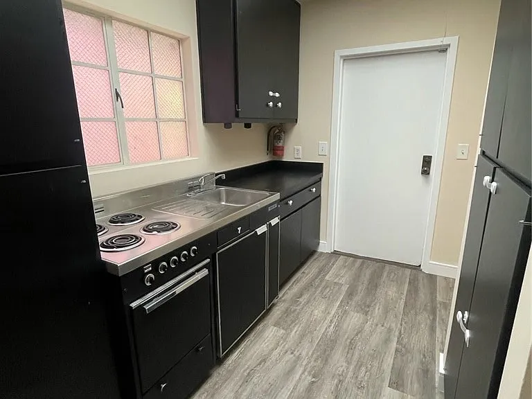 208 S Louise St — Photo 44