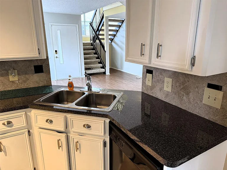 62 Evanston St #2/5 — Photo 6