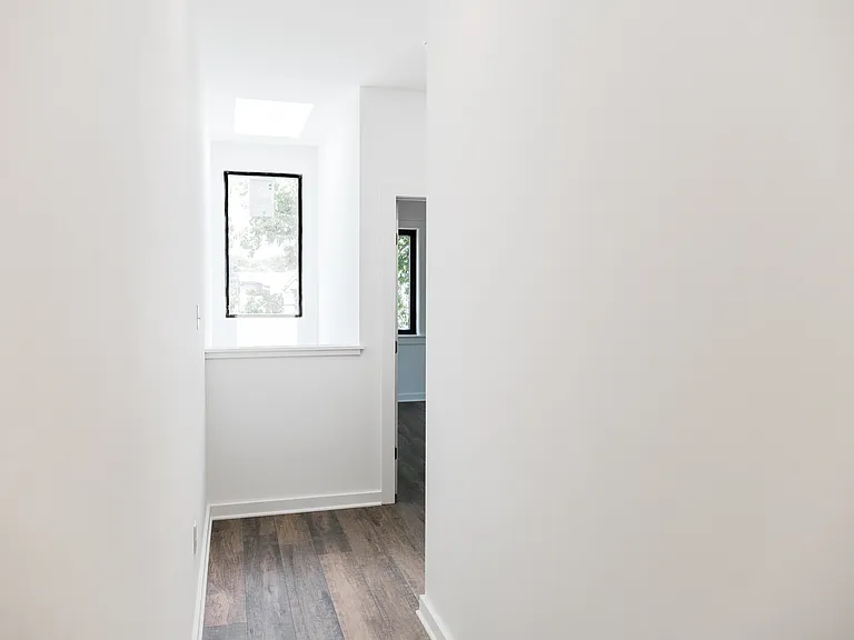 1260 Parkwood Ave — Photo 45