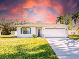 819 Blossom Dr, Sebastian, FL 32958