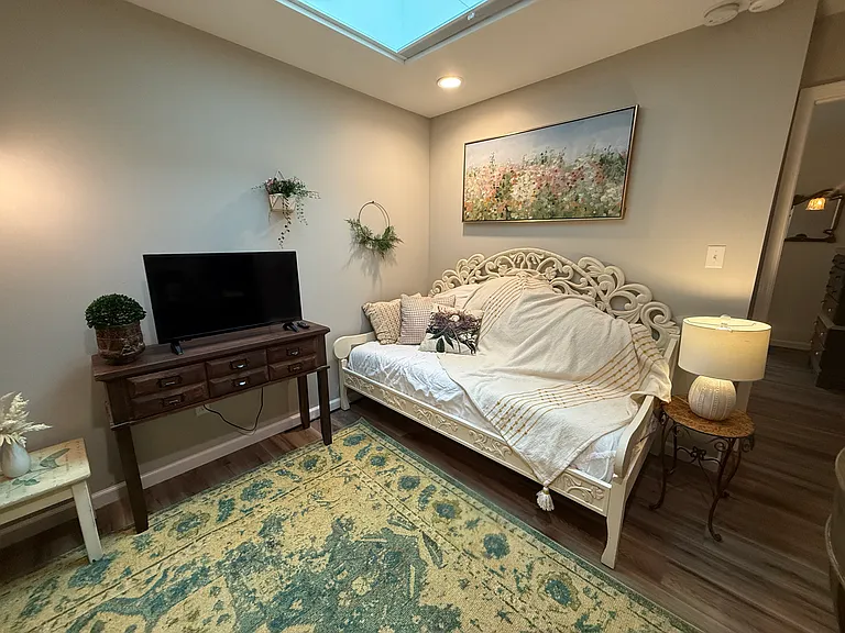 1011 E Caldwell St #B — Photo 16