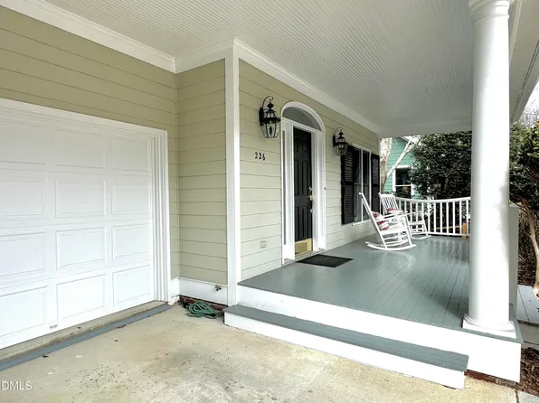 226 Edgewater Cir, Chapel Hill, NC 27516