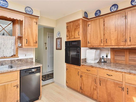 5th image of 4308 Adeer Dr