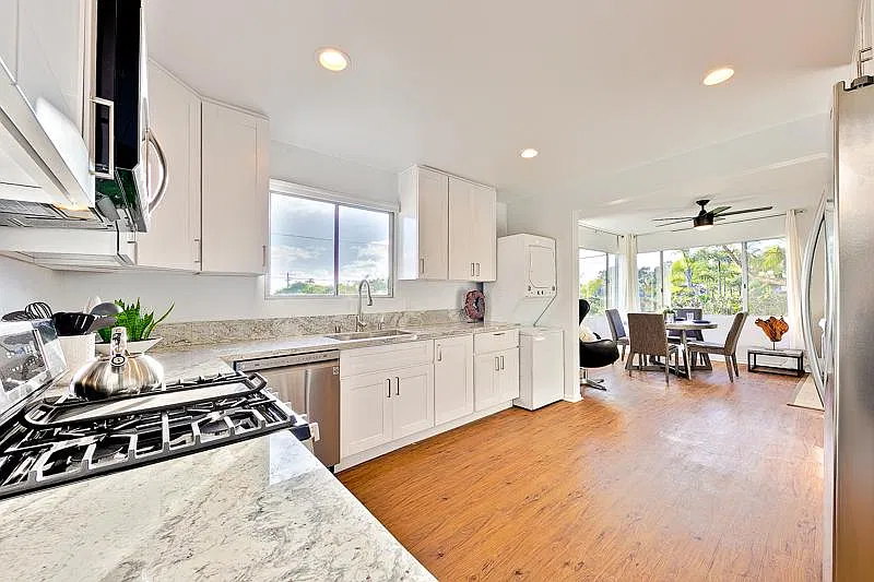 3 bed, 1300 sqft, $7,000 — Photo 4
