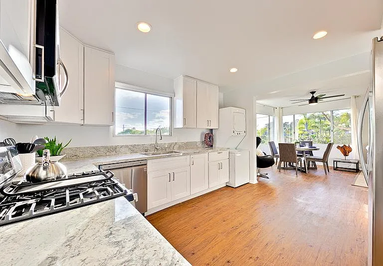 441 Birmingham Dr — Photo 4