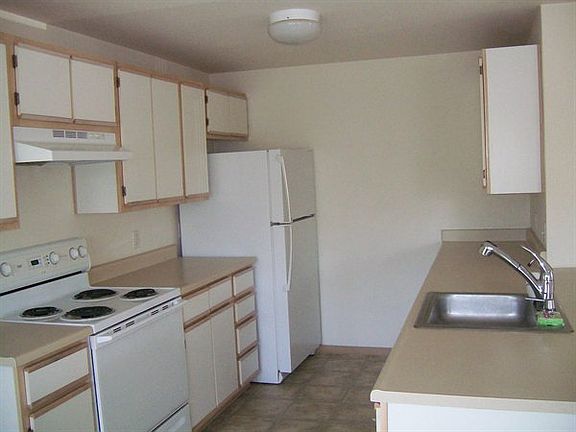 5th image of 6048 SE Drake St APT 216