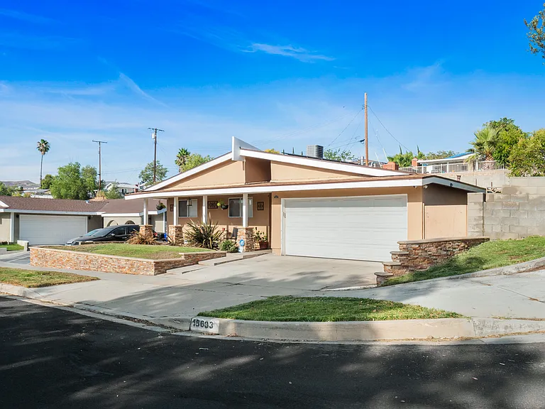 18603 Fairweather St — Photo 3