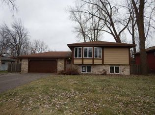 7762 Lakeview Ln NE, Spring Lake Park, MN 55432