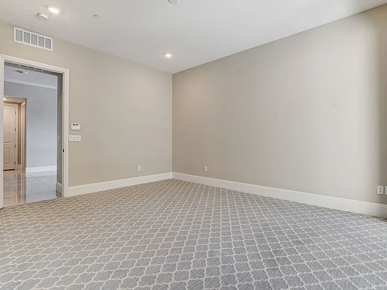 9133 Las Manaitas Ave #302 — Photo 22