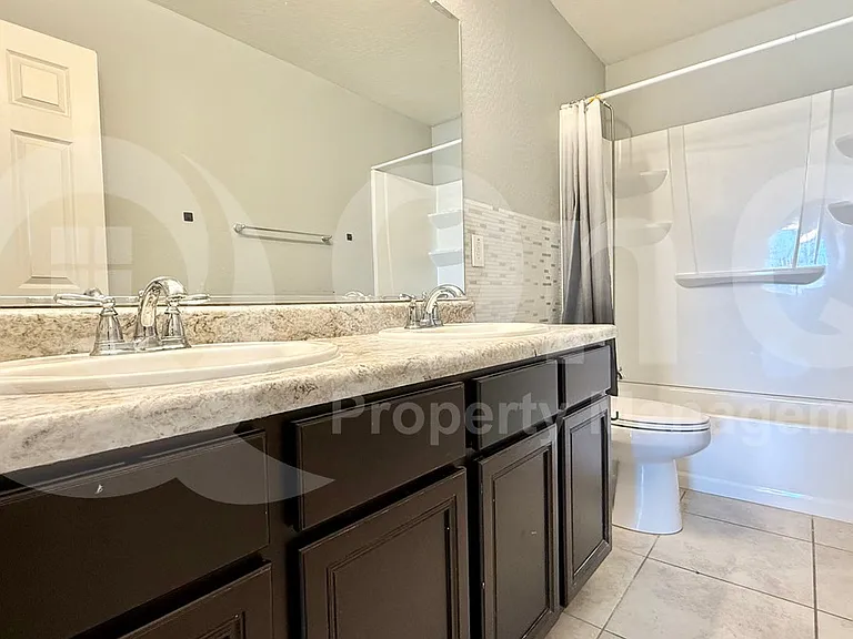 10204 W Lawrence Ln — Photo 24