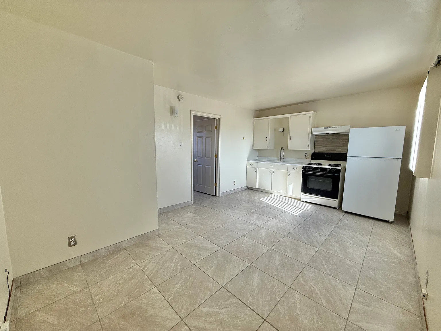 1 bed, $700 — Photo 2