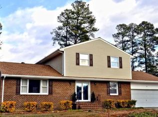 102 Windmere Dr, Colonial Heights, VA 23834