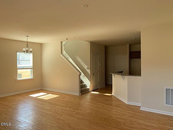 5th image of 37 Rambler Ln