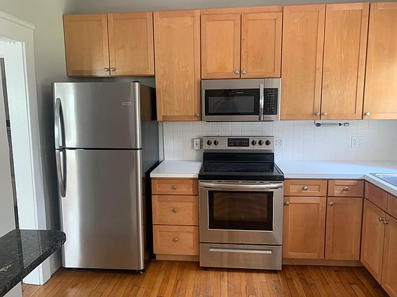2nd image of 2399 Woodmere Dr