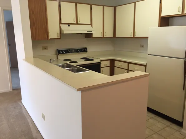 2044 N Rand Rd Unit 105, Palatine, IL 60074