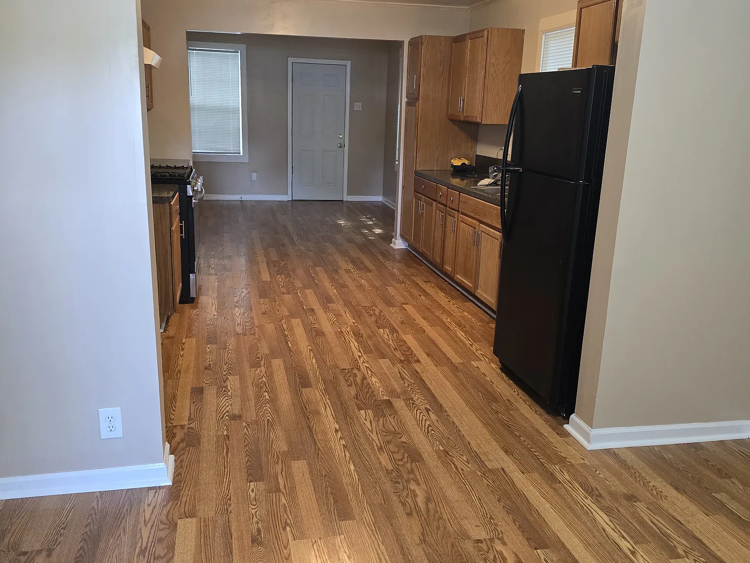 3 bed, 1200 sqft, $1,200 — Photo 3