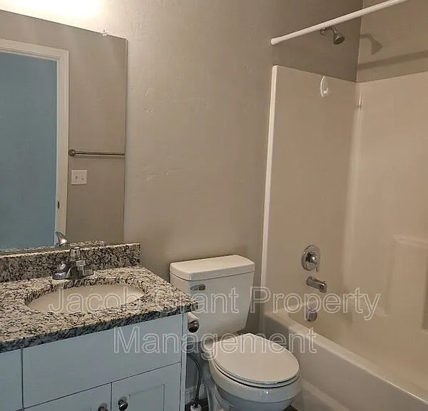 2825 N Sunlight Dr — Photo 5